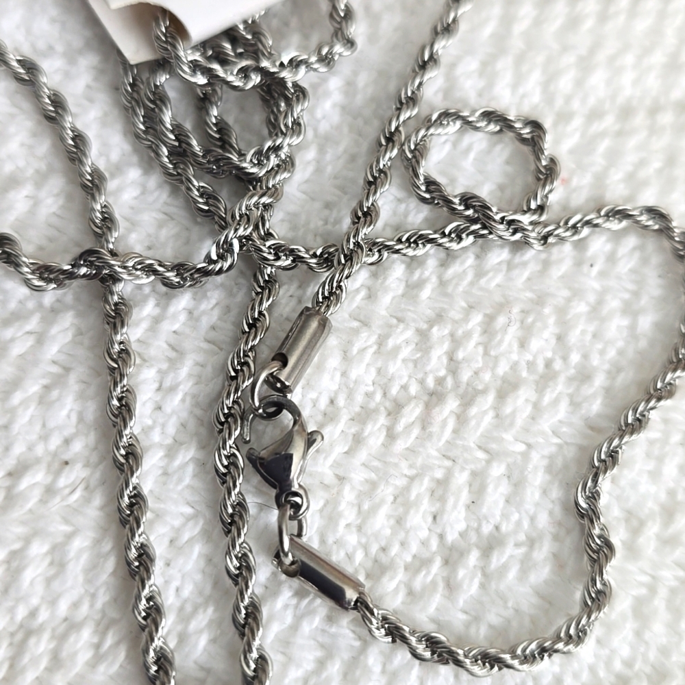 Jade Cross Necklace - Picture 3 of 4
